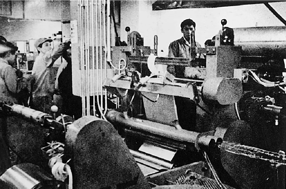 フイルム押出加工機