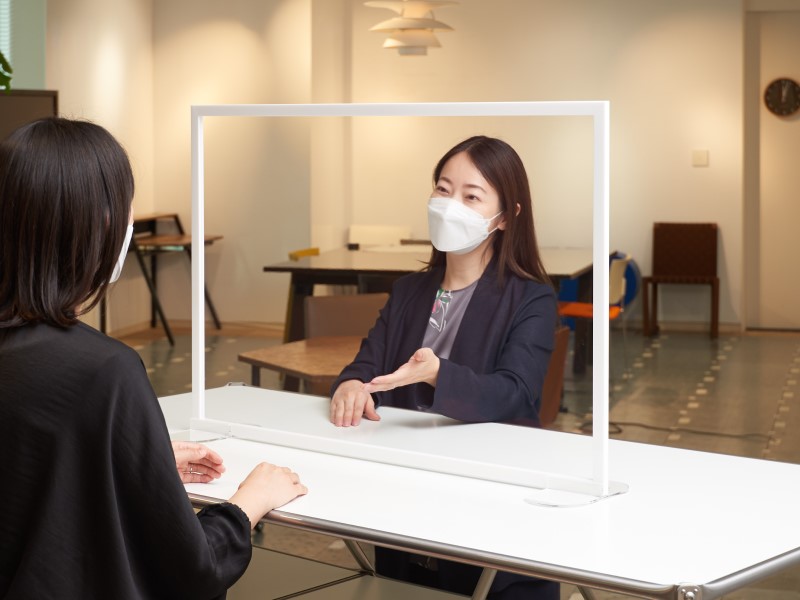 プレミアムタイプ(色：白)のパーティション（使用イメージ写真）