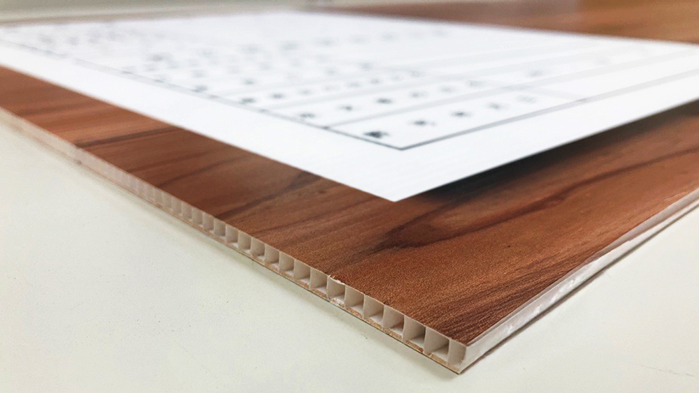 プラダン建築看板の側面