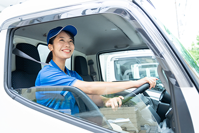 商用車を運転しているドライバー
