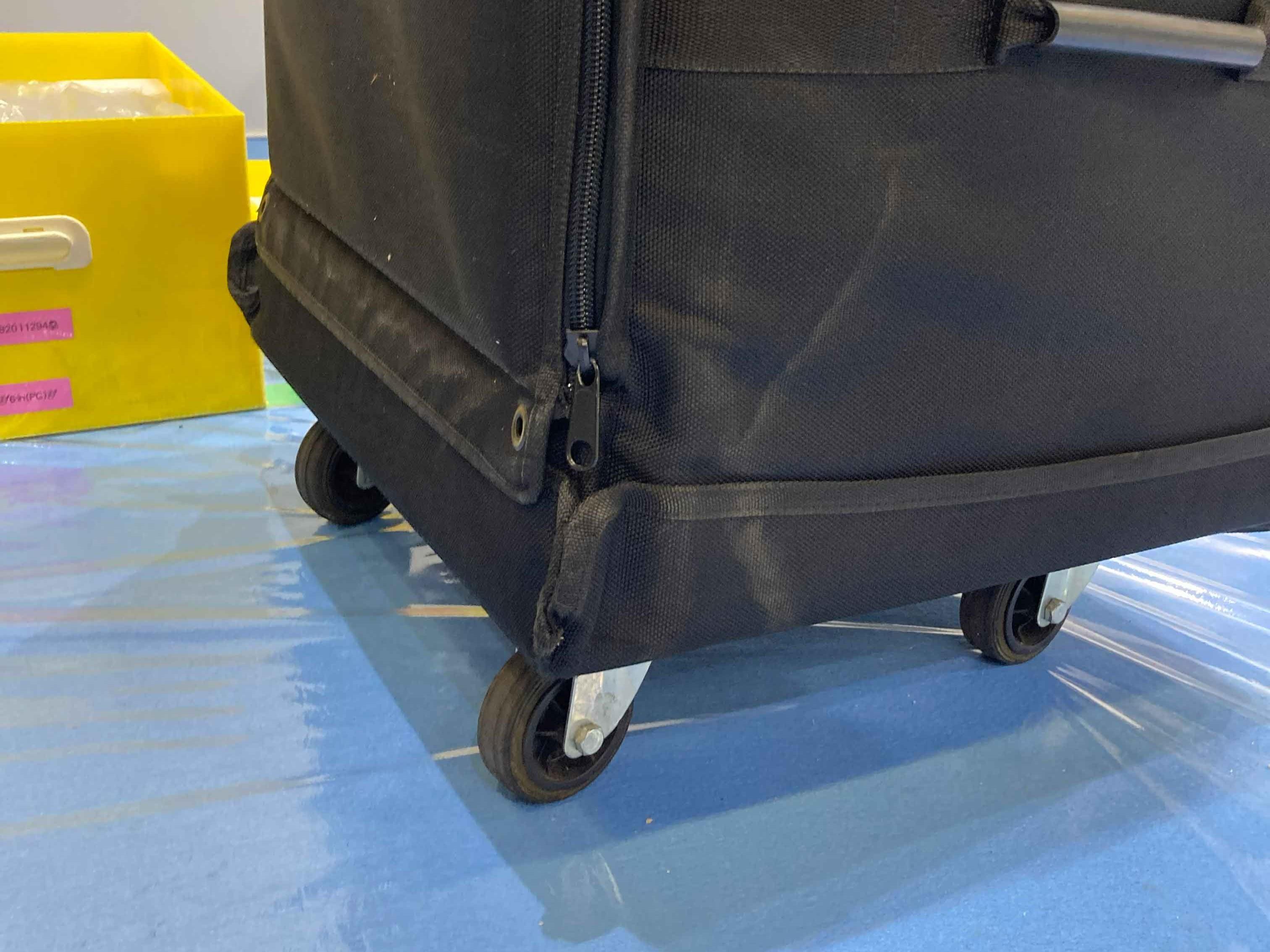 撮影部機材キャスター部分